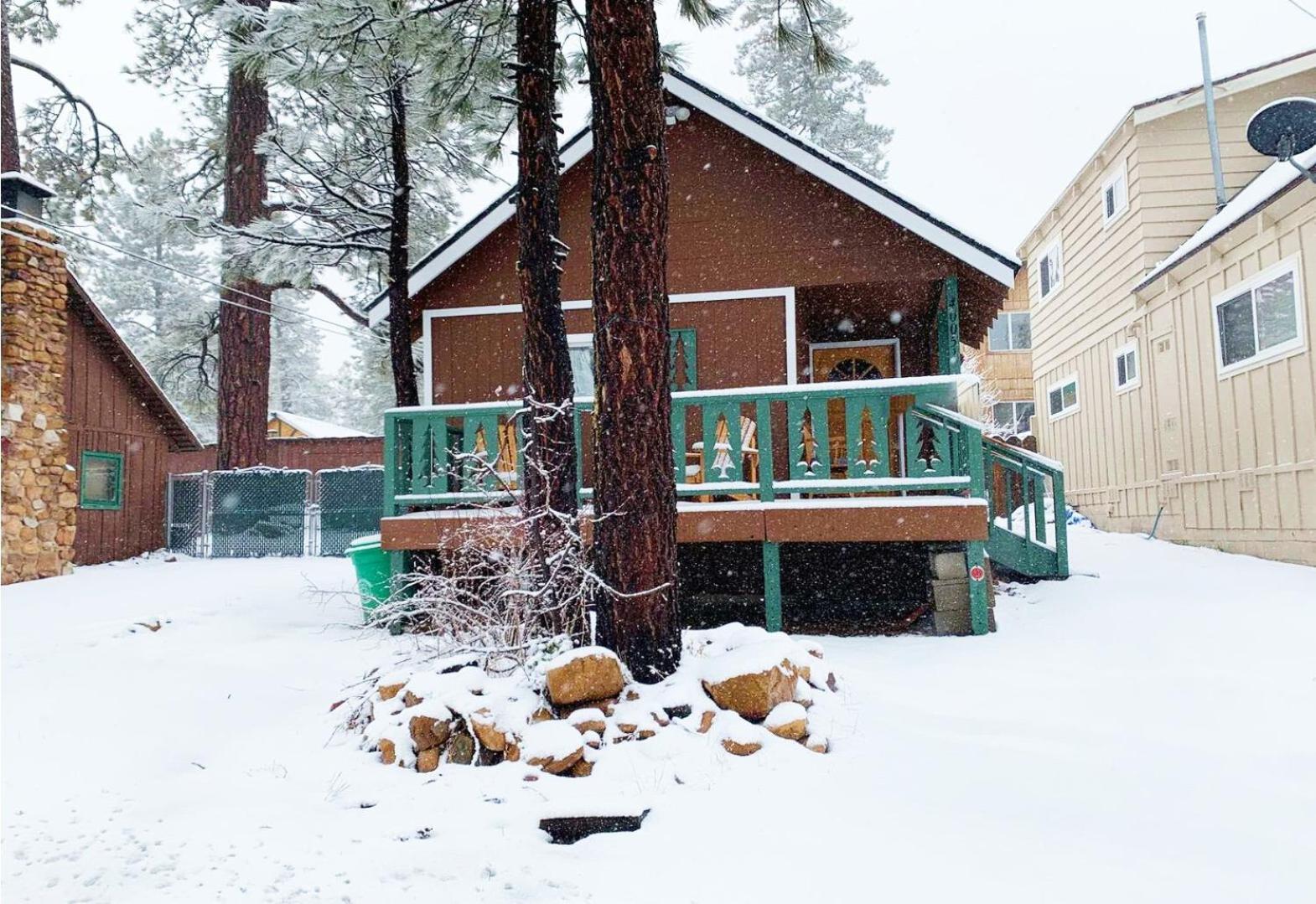 Beary Cozy Lodge - Close To The Lake, Village And More! Modern Aesthetics Meet Mountain Charm! Big Bear Lake Exterior photo